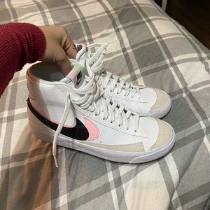 Nike artic punch blazer mid 77 se